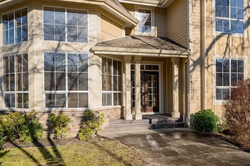 5877 GARRISON BOULEVARD - photo 4 of 26