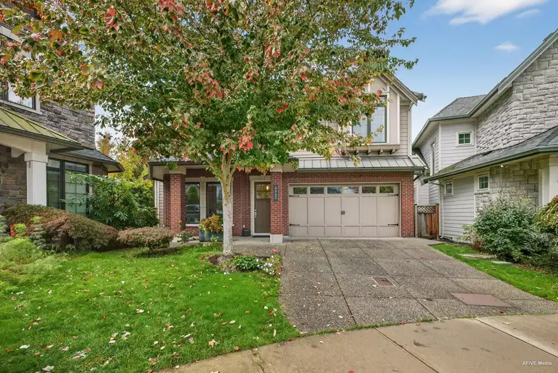 2547 163 STREET - photo 2 of 7