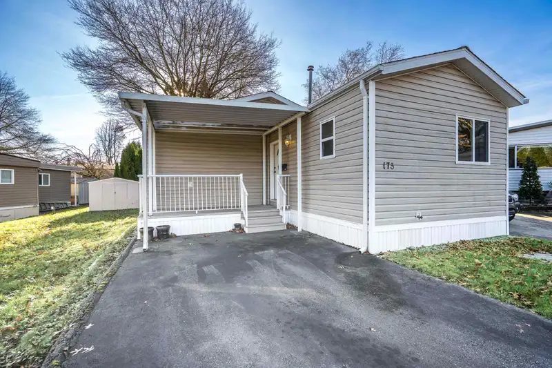 173 1840 160 STREET - photo 1 of 37
