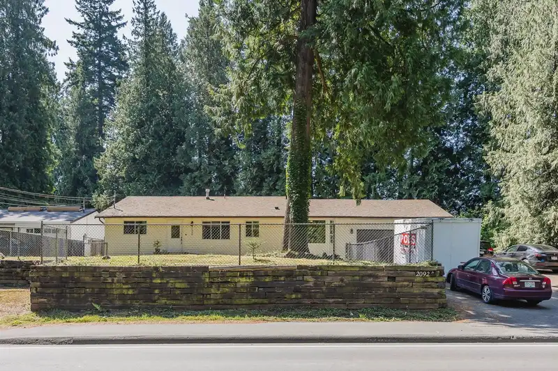 20928 96 AVENUE - photo 1 of 40