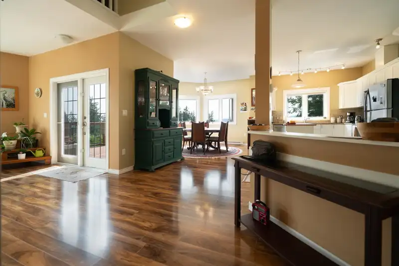 5575 CURRAN ROAD - photo 4 of 35