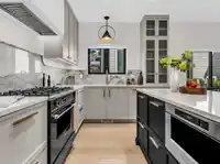 2 4088 MAPLE CRESCENT - thumbnail 9