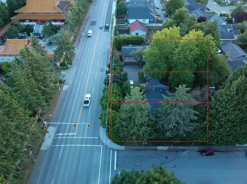 9211 STEVESTON HIGHWAY - photo 3 of 3