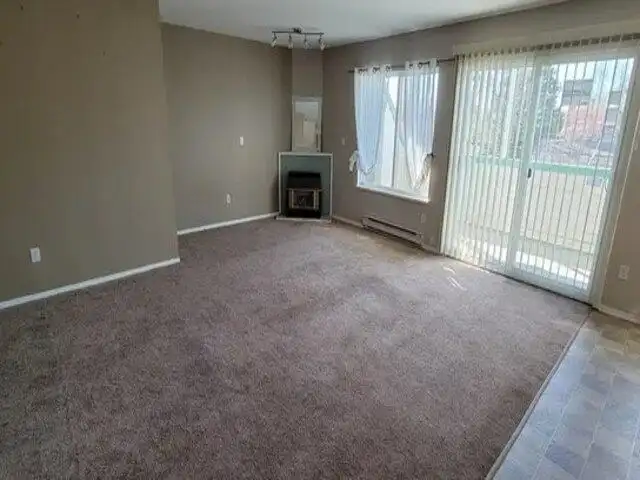 202 27262 FRASER HIGHWAY - photo 2 of 18