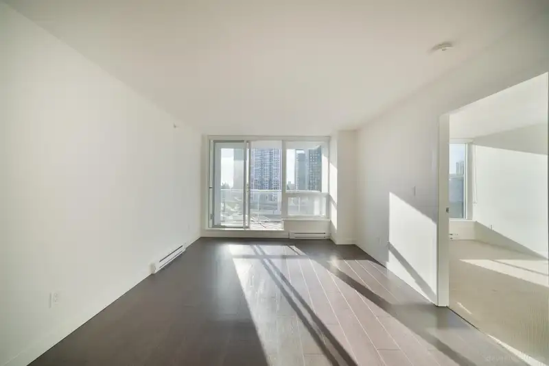 1605 13696 100 AVENUE - photo 2 of 26