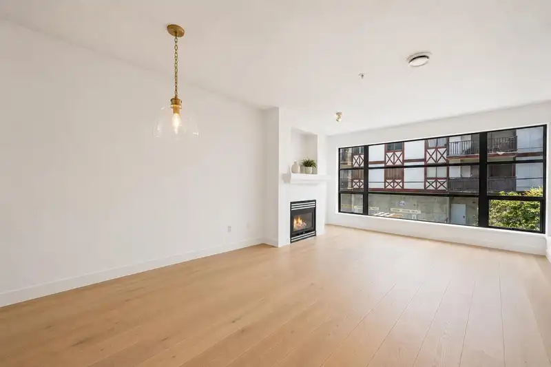 306 124 W 3RD STREET - photo 2 of 38