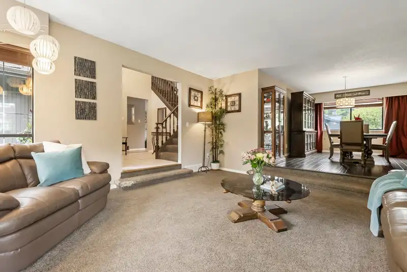 6135 SUNWOOD DRIVE - photo 3 of 40