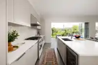 2 5551 ADMIRAL WAY - thumbnail 11