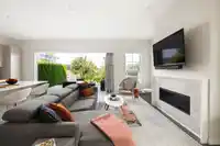 2 5551 ADMIRAL WAY - thumbnail 4