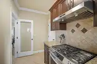 5528 189A STREET - thumbnail 10