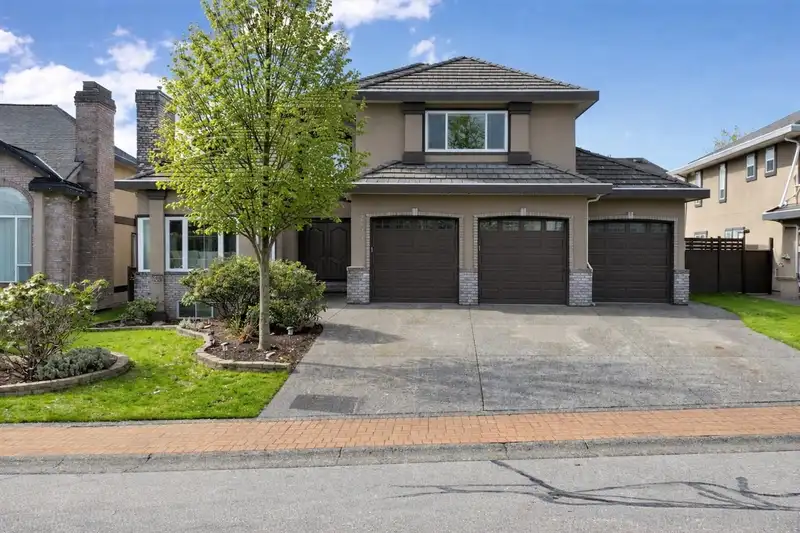 2594 PALISADE CRESCENT - photo 2 of 40