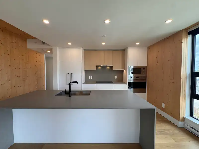 201 310 SALTER STREET - photo 2 of 24