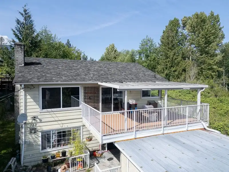 710 GIBSONS WAY - photo 3 of 28
