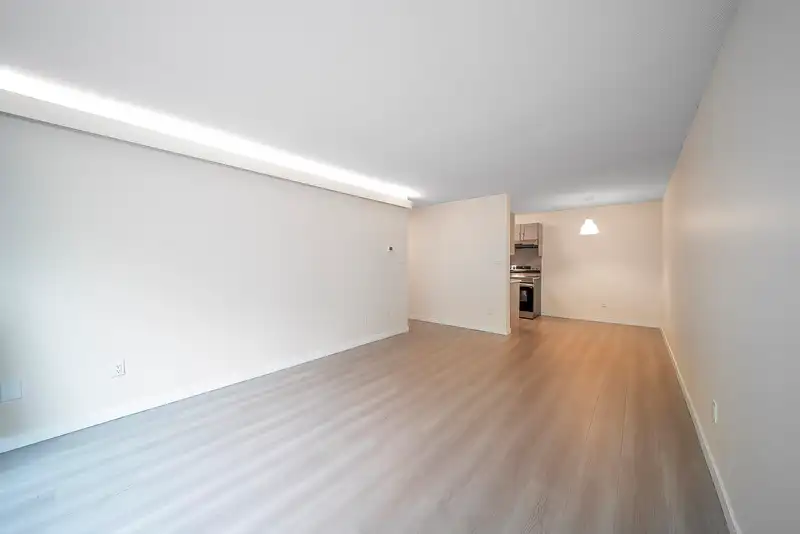 326 8500 LANSDOWNE ROAD - photo 2 of 25