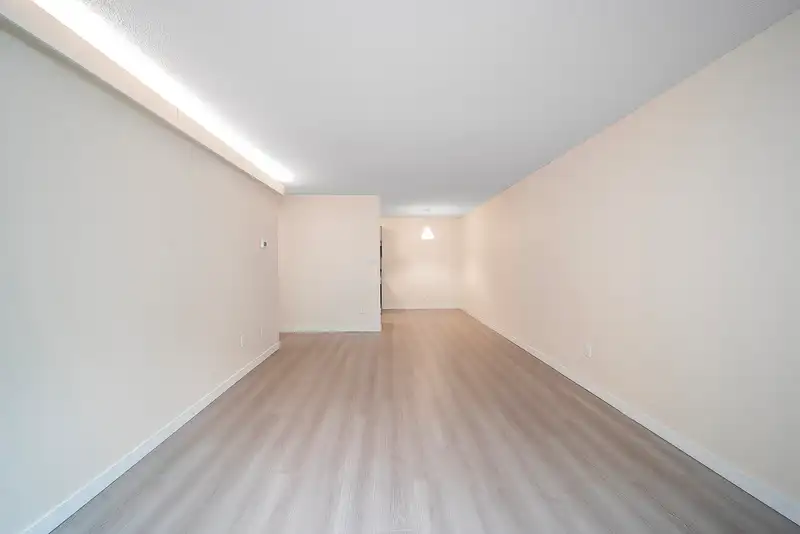326 8500 LANSDOWNE ROAD - photo 4 of 25