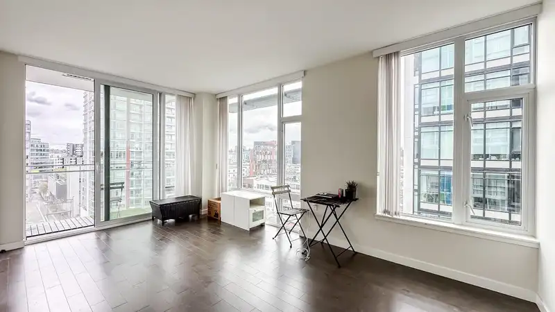 1002 1708 ONTARIO STREET - photo 1 of 24