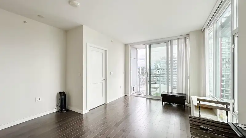 1002 1708 ONTARIO STREET - photo 3 of 24
