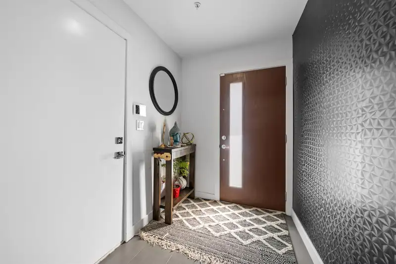 49 19760 55 AVENUE - photo 2 of 40