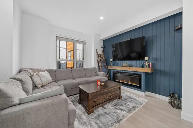 49 19760 55 AVENUE - photo 4 of 40