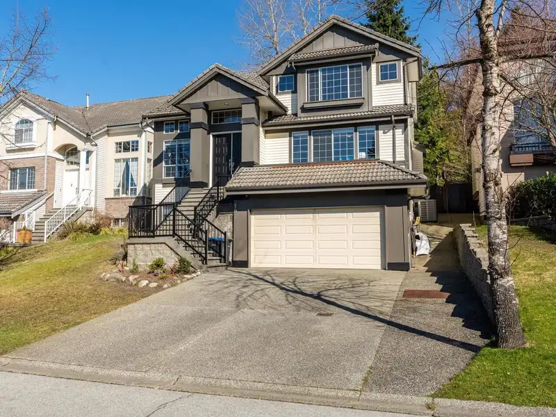 197 ASPENWOOD DRIVE - photo 2 of 40