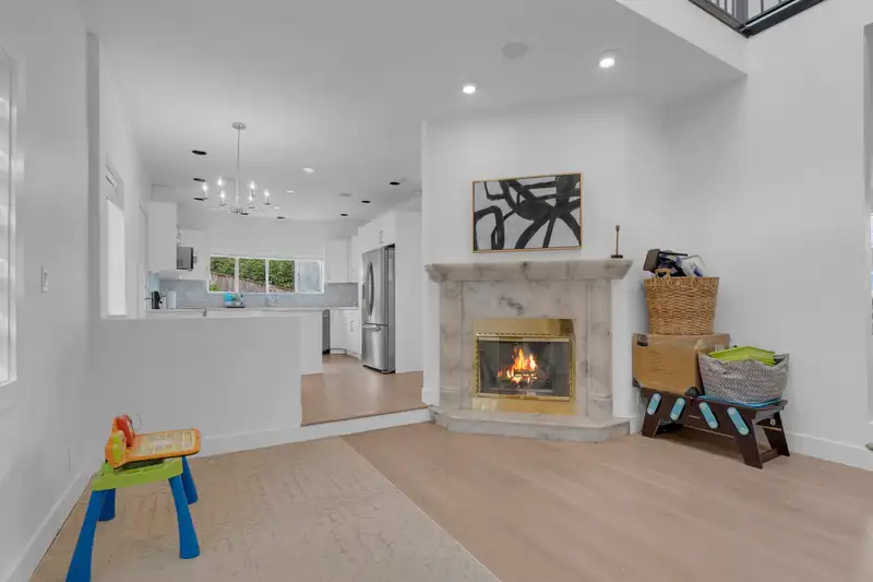 12110 101B AVENUE - photo 4 of 40