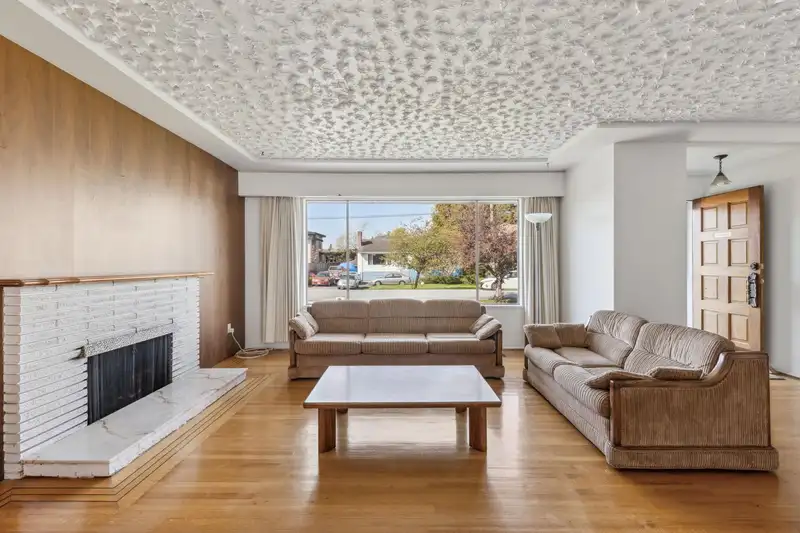 3780 BARMOND AVENUE - photo 3 of 20
