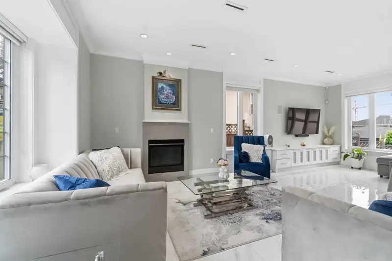 1842 E 64TH AVENUE - photo 4 of 30