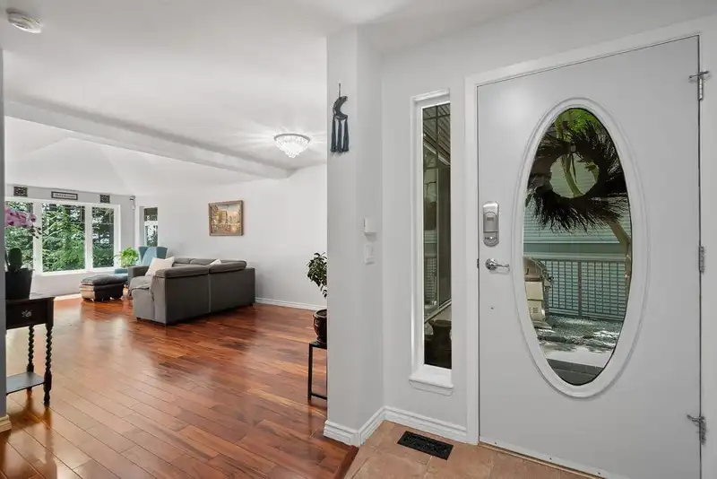 36 2351 PARKWAY BOULEVARD - photo 4 of 37