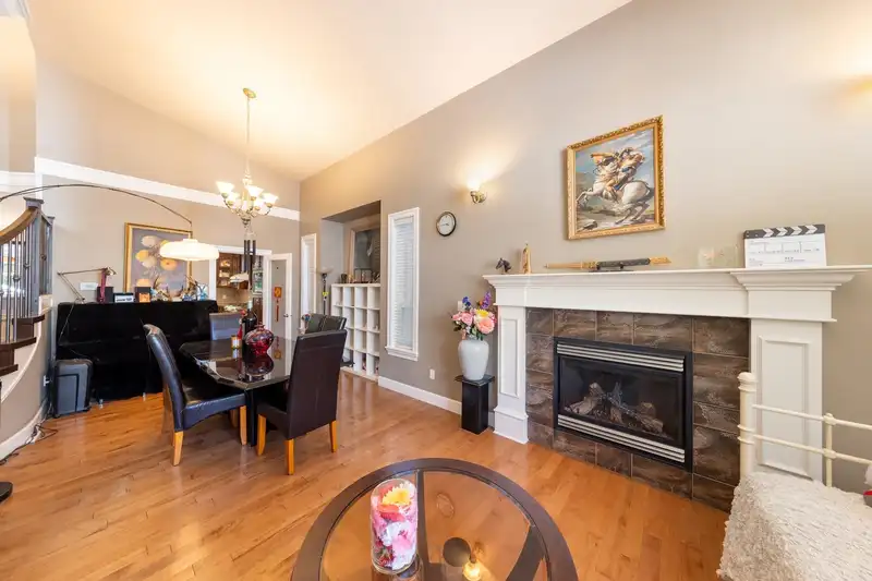 9 3502 150A STREET - photo 3 of 27