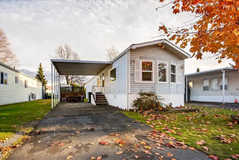 171 145 KING EDWARD STREET - photo 3 of 35