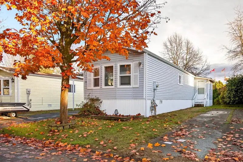 171 145 KING EDWARD STREET - photo 4 of 35