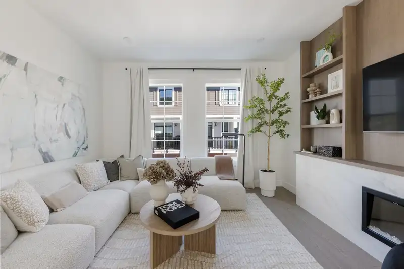 41 20650 78 AVENUE - photo 2 of 16
