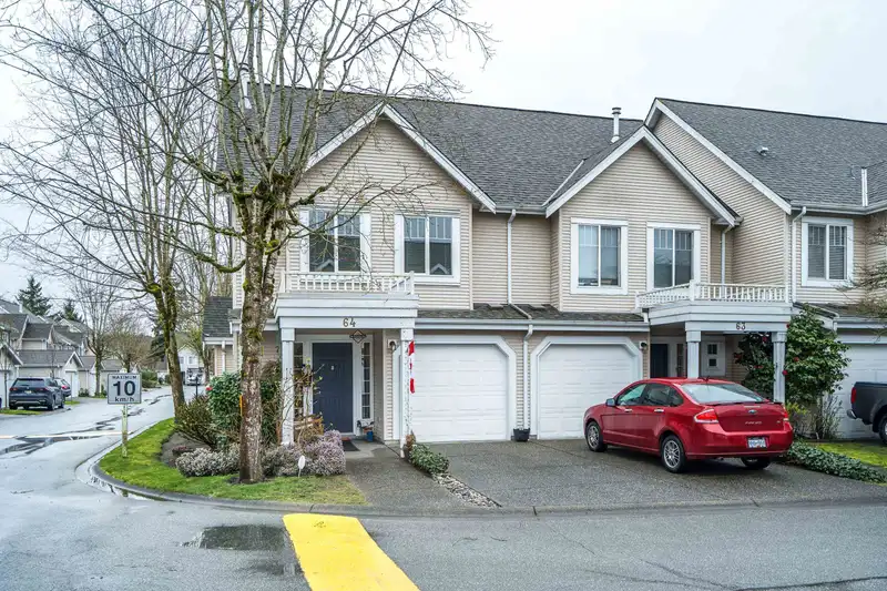 64 13499 92 AVENUE - photo 1 of 40