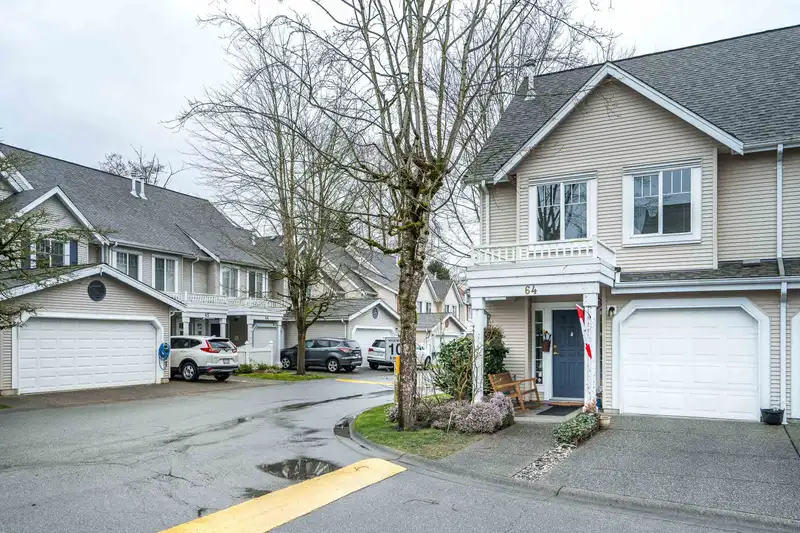 64 13499 92 AVENUE - photo 4 of 40