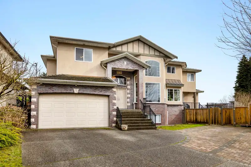 218 SEAVIEW DRIVE - photo 1 of 40