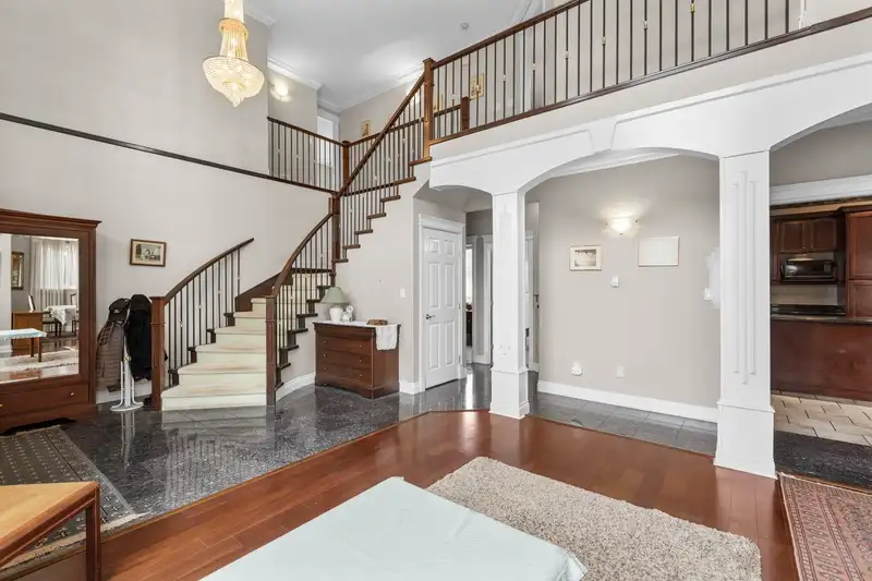 218 SEAVIEW DRIVE - photo 2 of 40