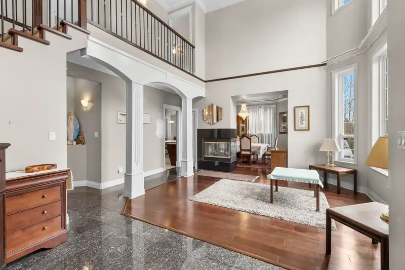 218 SEAVIEW DRIVE - photo 3 of 40