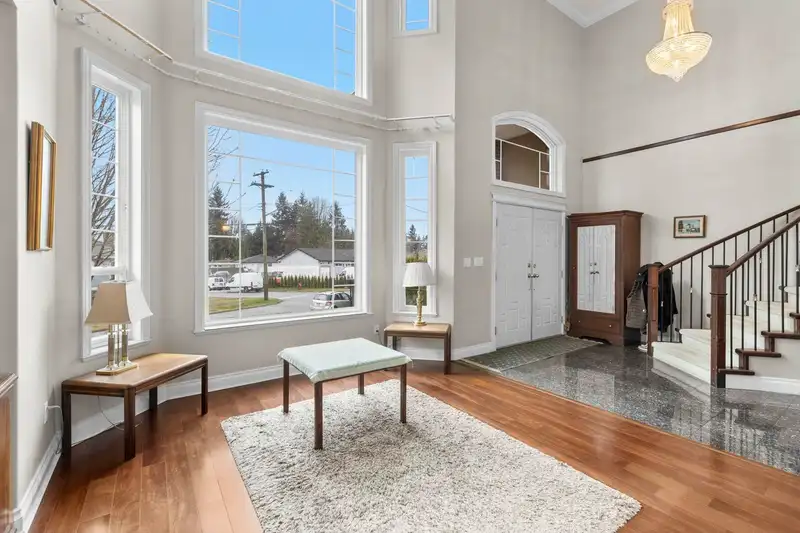 218 SEAVIEW DRIVE - photo 4 of 40