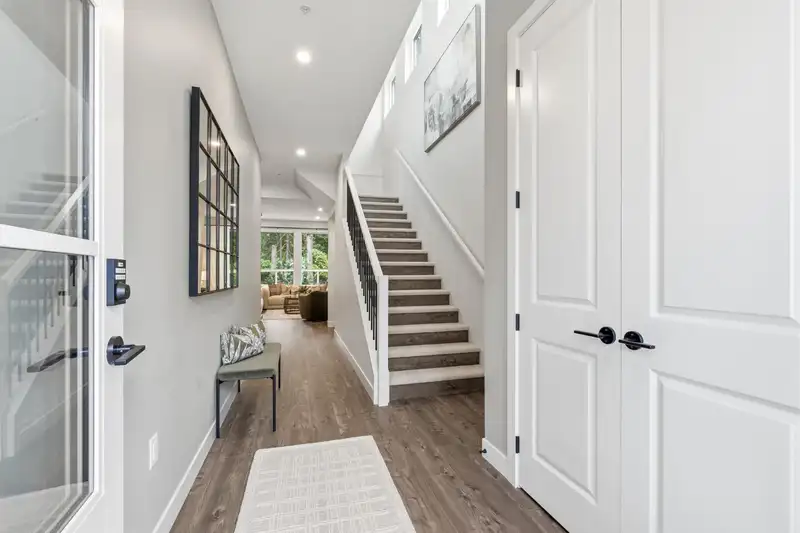 23387 SEYMOUR AVENUE - photo 2 of 30