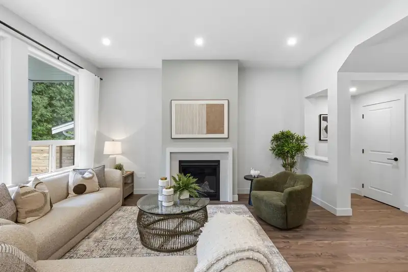 23387 SEYMOUR AVENUE - photo 4 of 30