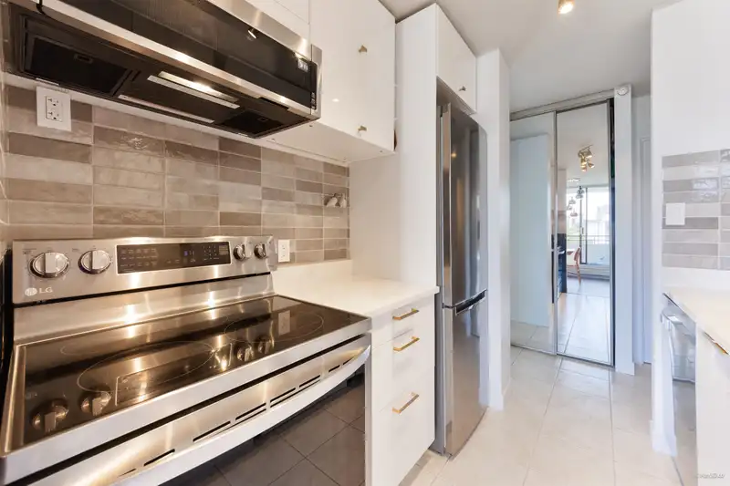 1501 1725 PENDRELL STREET - photo 3 of 35