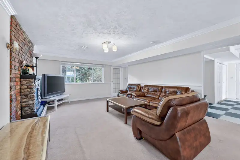 9491 SEACOTE ROAD - photo 4 of 33