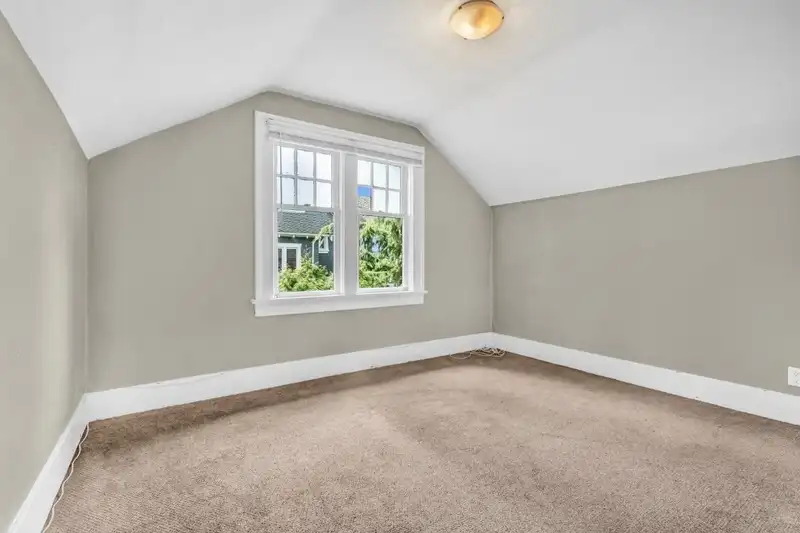 1775 CEDAR CRESCENT - photo 4 of 22