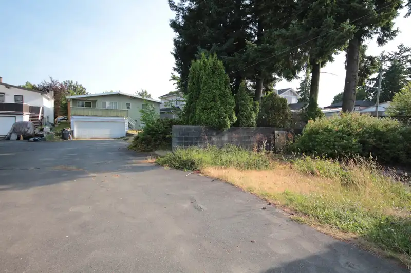 2235 E 49TH AVENUE - photo 2 of 6