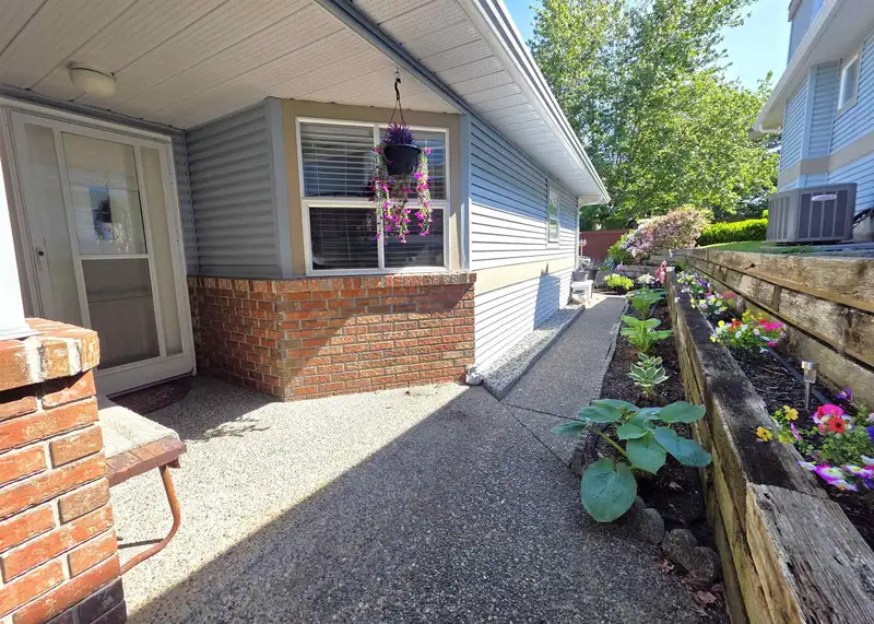 44 8889 212 STREET - photo 2 of 23
