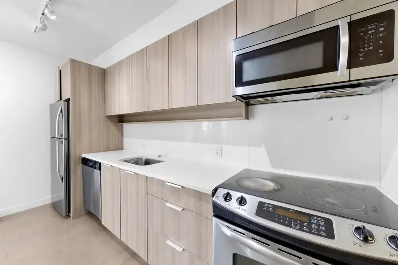 2709 13308 CENTRAL AVENUE - photo 3 of 28