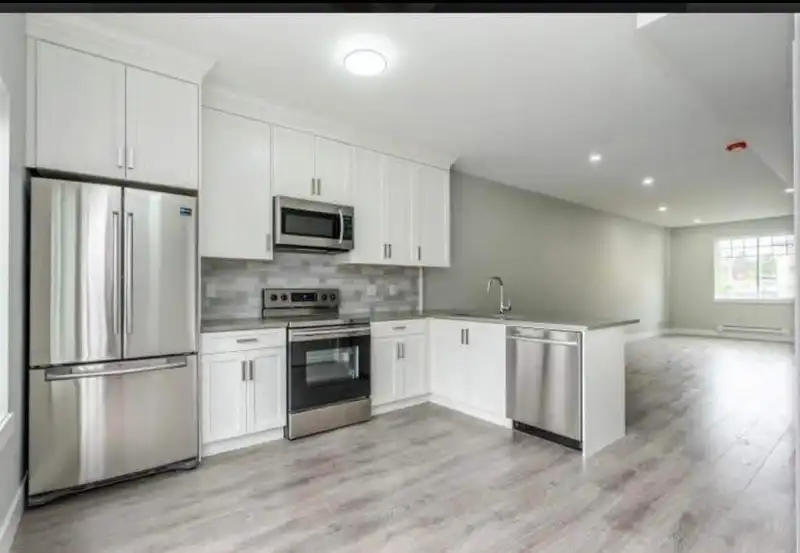 14 2530 JANZEN STREET - photo 3 of 3
