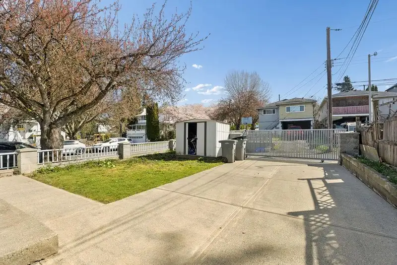 3708 DUMFRIES STREET - photo 4 of 34