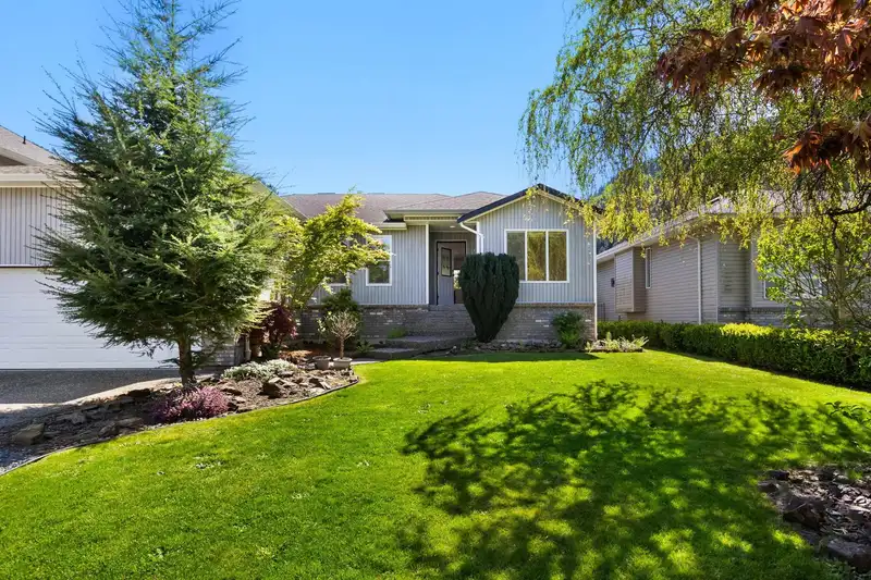 228 BALSAM AVENUE - photo 1 of 40