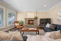938 KINGS AVENUE - thumbnail 13